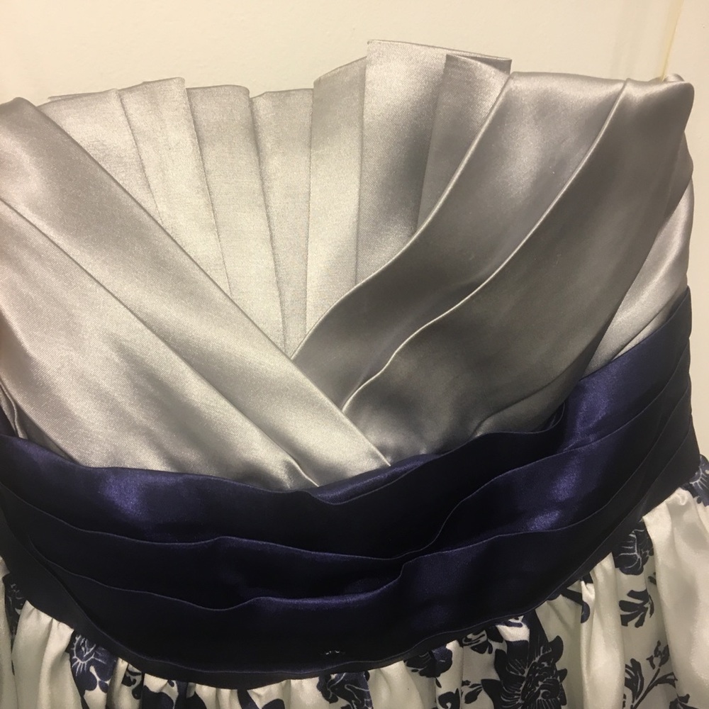 Paisley Strapless Dress - Picture 3 of 8